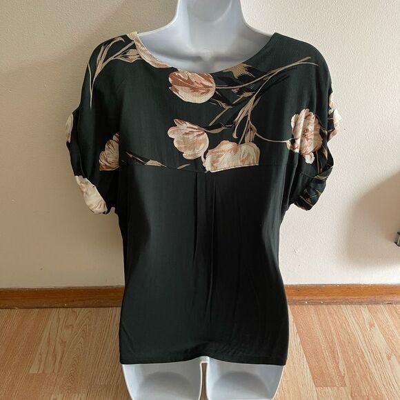 Floral Top - Picture 3 of 7